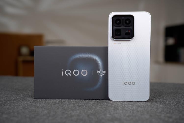 iQOO 15 Ultra 16+512